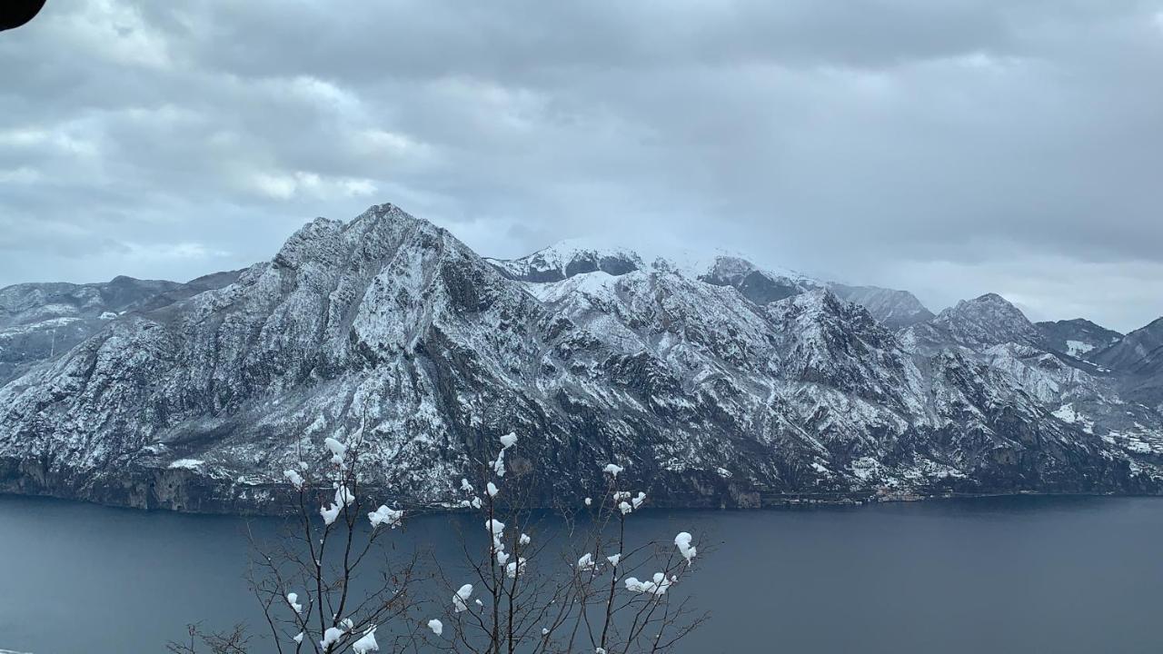 Cozy House On Iseo Lake Fonteno Екстер'єр фото